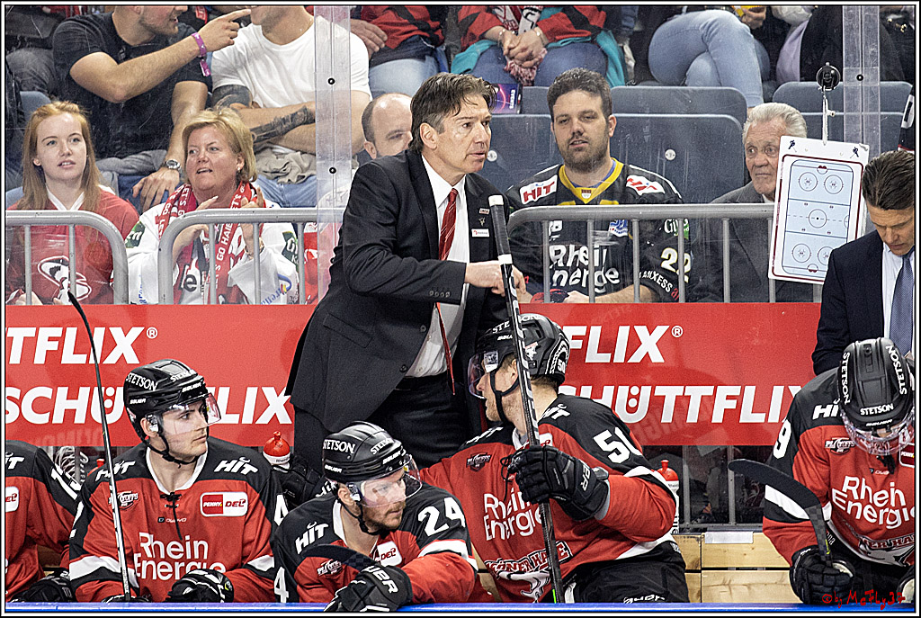 PENNY DEL Viertelfinale 2. Spiel;  Koelner Haie - Eisbaeren Berlin; Koeln, 12.04.2022